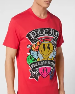 Czerwony t-shirt z dużym zdobieniem z kryształów