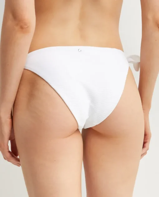 Dół od bikini z kwiatową aplikacją