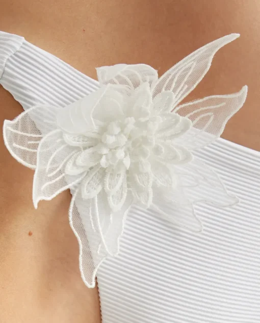 Dół od bikini z kwiatową aplikacją