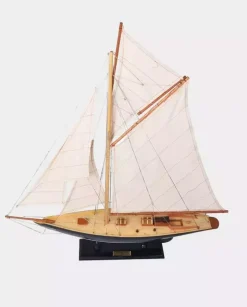 Dekoracyjny model jachtu PEN DUICK 1898
