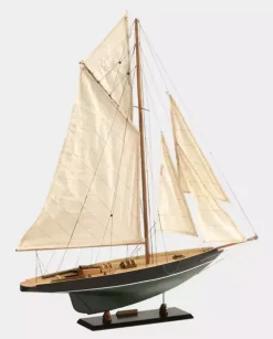 Dekoracyjny model jachtu PEN DUICK 1898