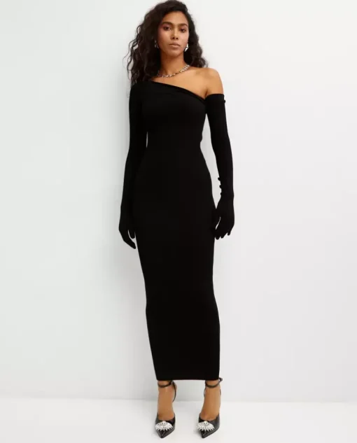 Dopasowana czarna sukienka maxi