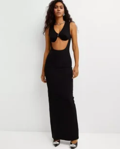Dopasowana sukienka maxi