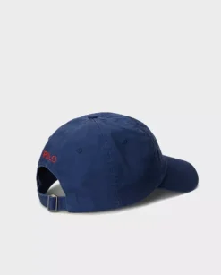 Granatowa czapka z daszkiem i logo