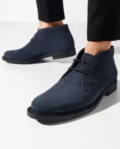Granatowe buty z wiązaniem