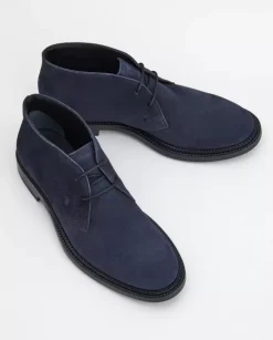 Granatowe buty z wiązaniem