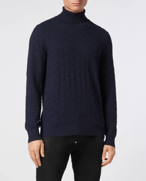 Granatowy sweter z golfem