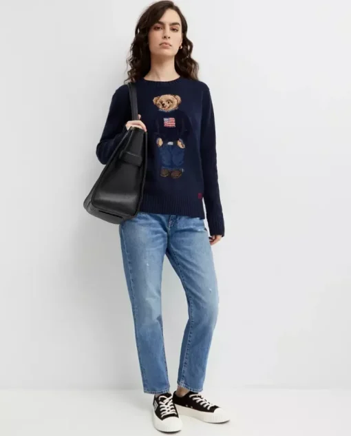 Granatowy sweter z misiem