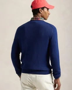 Granatowy sweter z misiem