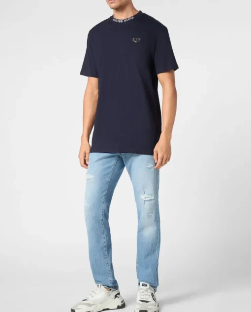 Granatowy T-shirt z detalem