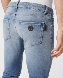 Jasno niebieskie spodnie jeansowe Super Fit