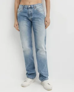 Jasnoniebieskie jeansy Boyfriend