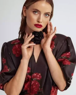 Jedwabny czarny chocker z różą