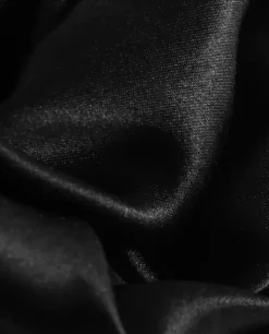 Jedwabny czarny chocker z różą