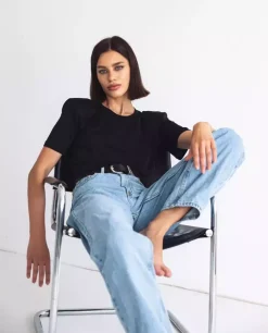 Jedwabny czarny t-shirt z poduszkami