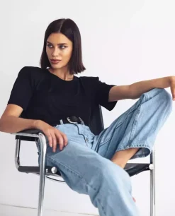 Jedwabny czarny t-shirt z poduszkami