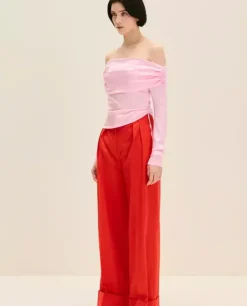 Jedwabny różowy top off-shoulder
