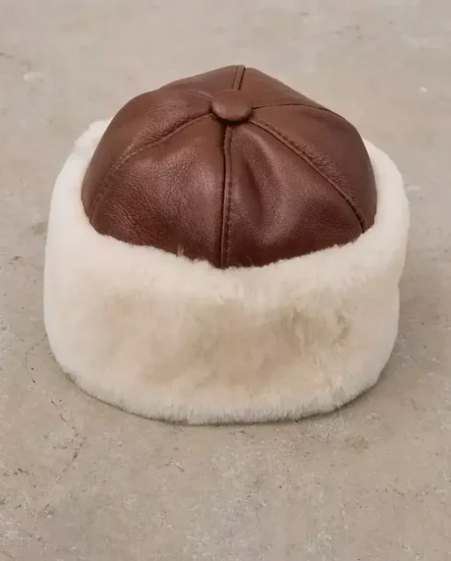 Karmelowa czapka z kożuchem