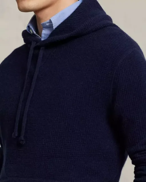 Kaszmirowy granatowy sweter z kapturem