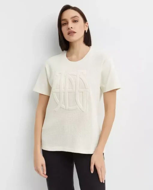 Kremowy t-shirt z wytłoczonym logo