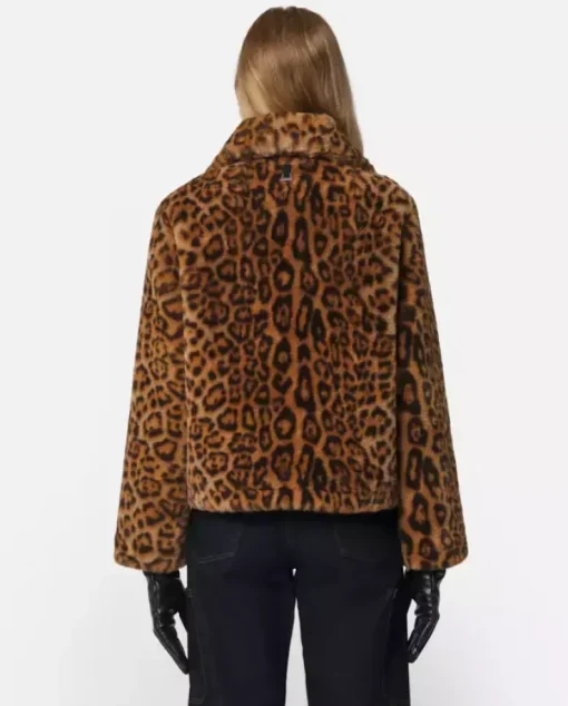 Krótki płaszcz z printem Elis Leopard