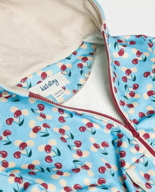 Niebieska bluza z kapturem w wisienki
