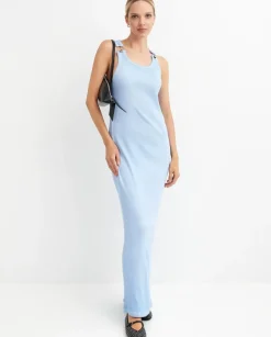 Niebieska sukienka maxi