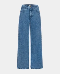 Niebieskie jeansy loose fit