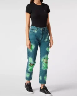 Niebieskie jeansy tie-dye z przetarciami