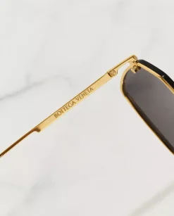 Okulary przeciwsłoneczne typu Aviator
