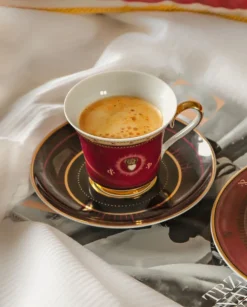 Porcelanowa filiżanka ze spodkiem