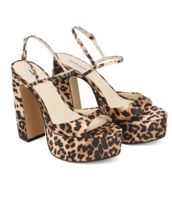 Sandały na słupku Fire Leopard