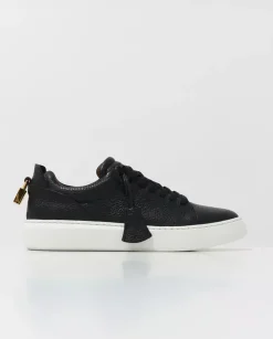 Skórzane sneakersy z kontrastową podeszwą i logo