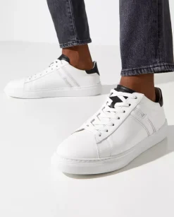 Sneakersy z czarnymi detalami H365