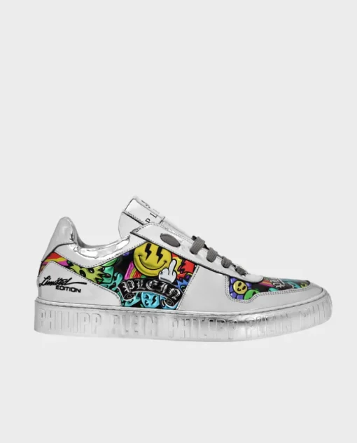Sneakersy z lustrzanym efektem