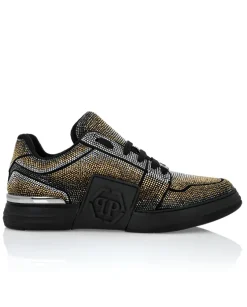 Sneakersy ze zdobieniem
