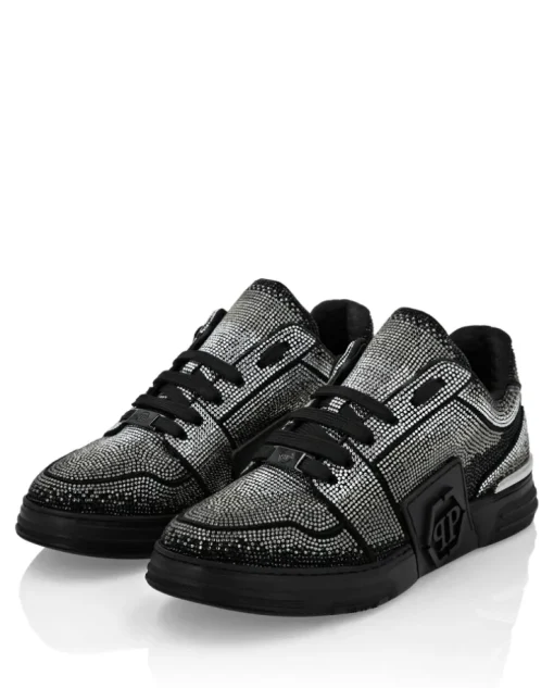 Sneakersy ze zdobieniem