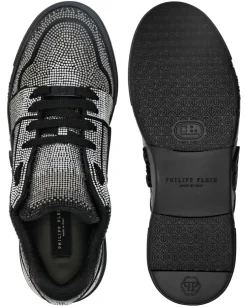 Sneakersy ze zdobieniem