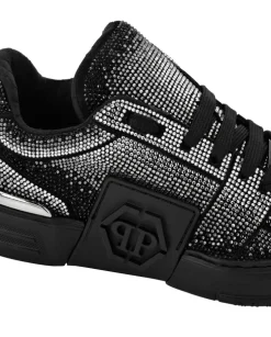 Sneakersy ze zdobieniem