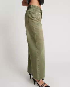 Spodnie khaki z szerokimi nogawkami