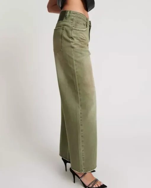 Spodnie khaki z szerokimi nogawkami
