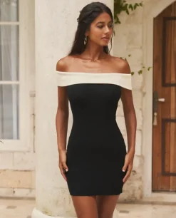Sukienka z kontrastowym dekoltem Samantha