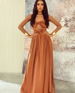 Sukienka z odkrytymi ramionami Amber Allure