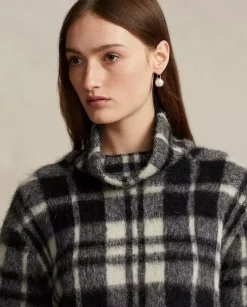 Sweter z golfem w kratkę