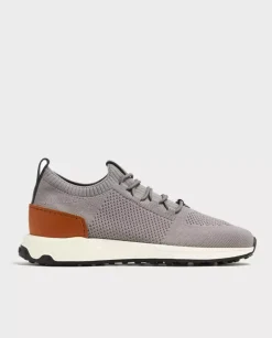 Szare sneakersy o strukturze siateczki