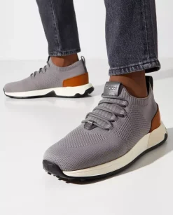 Szare sneakersy o strukturze siateczki