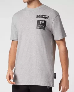 Szary t-shirt z naszywkami