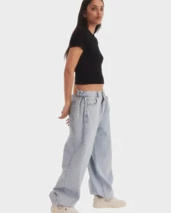 Szerokie niebieskie jeansy Boyish