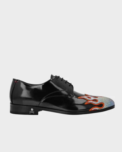 Sznurowane buty z kryształami