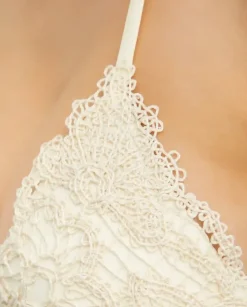 Szydełkowa góra od bikini